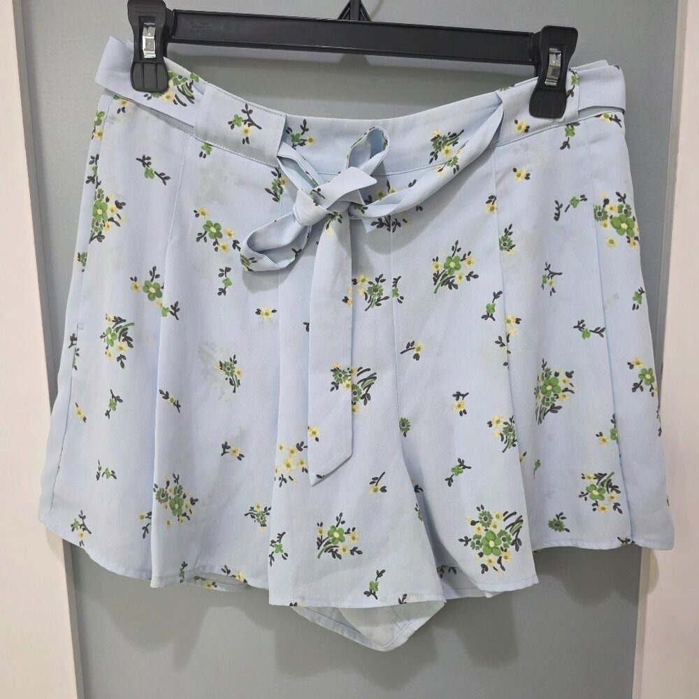 Sunday Best Women's Blue Floral Pleated Tie Waist Shorts‎  Size 8